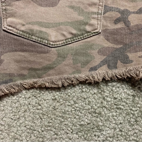 Lucky Brand Women's Green Camouflage Jean Shorts - Picture 10 of 14
